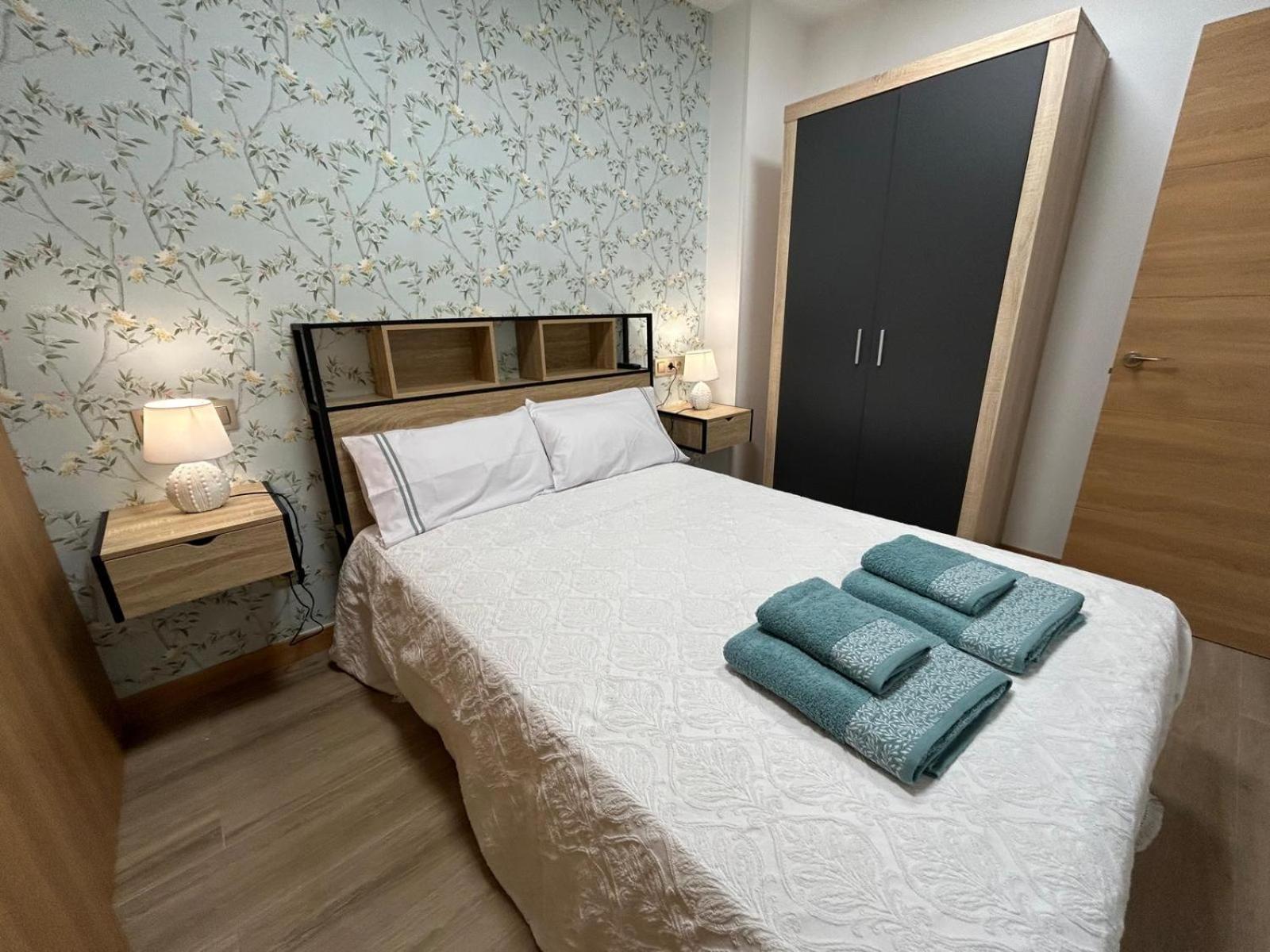 Apartamentos Torres Del Milladoiro Amés Kültér fotó